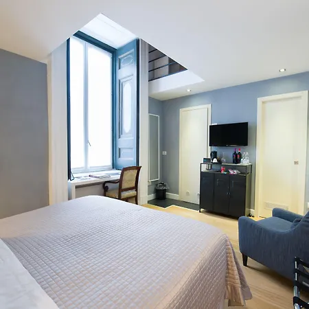 Santa Chiara Boutique فندق 4*