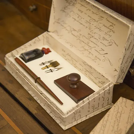 Santa Chiara Boutique 4* نابولي